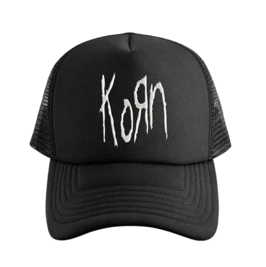 Jockey trucker de Korn con logo bordado blanco
