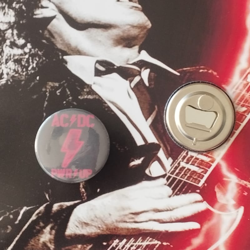 Chapa destapador imán de AC/DC Power Up