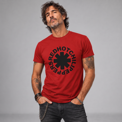 Modelo con la polera de Red Hot Chili Peppers de Poleras de Rock