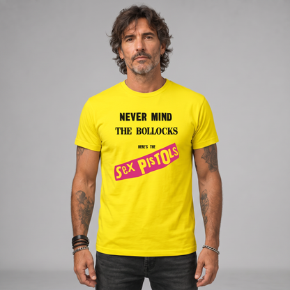 Modelo con la polera de Sex Pistols de Poleras de Rock