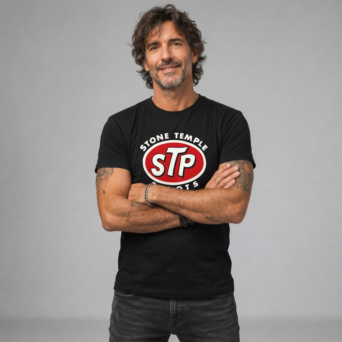 Modelo con la polera de Stone Temple Pilots de Poleras de Rock