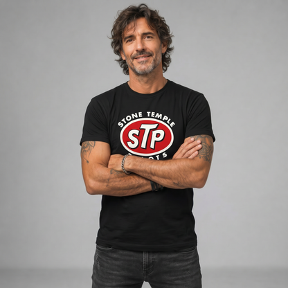 Modelo con la polera de Stone Temple Pilots de Poleras de Rock