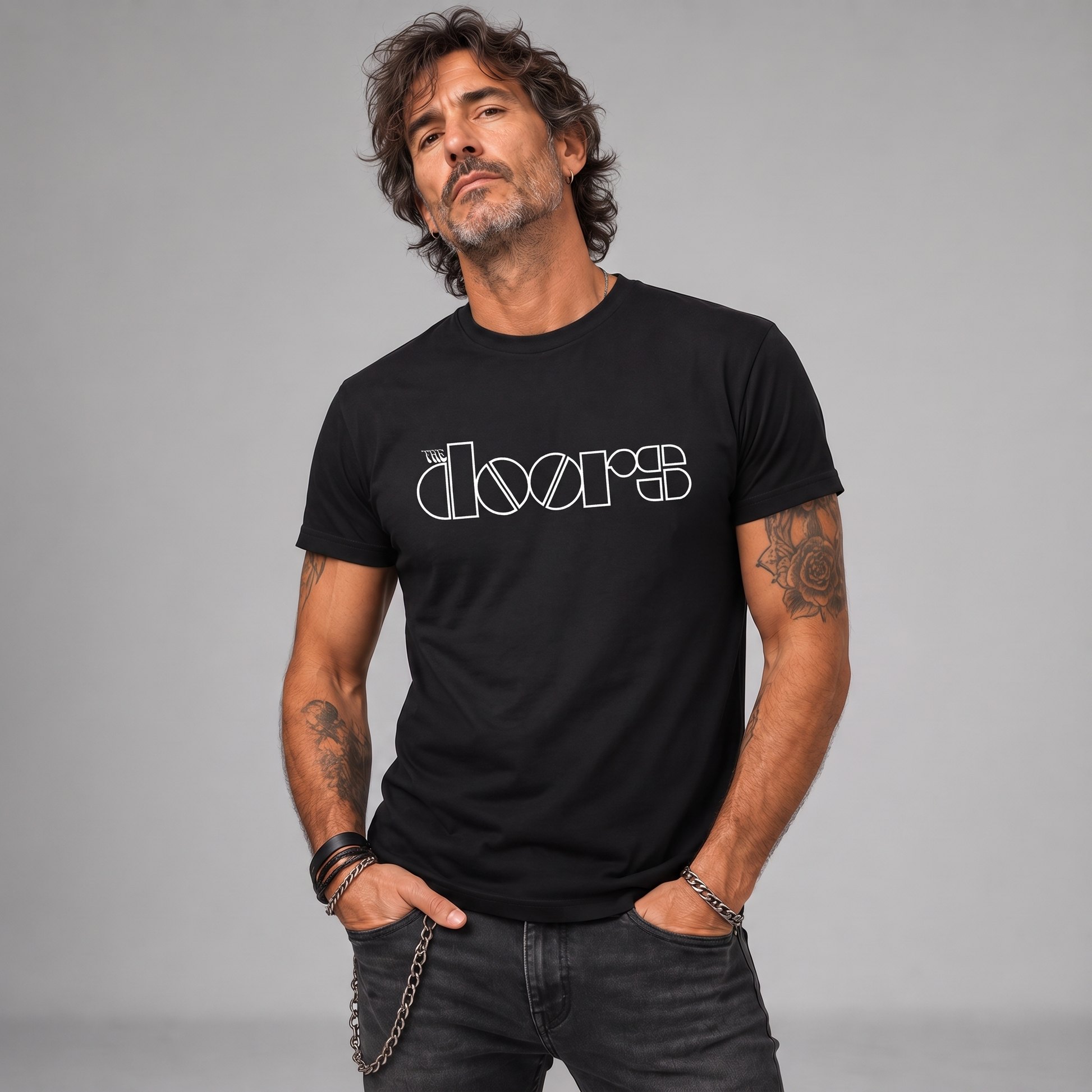 Modelo con la polera de The Doors de Poleras de Rock